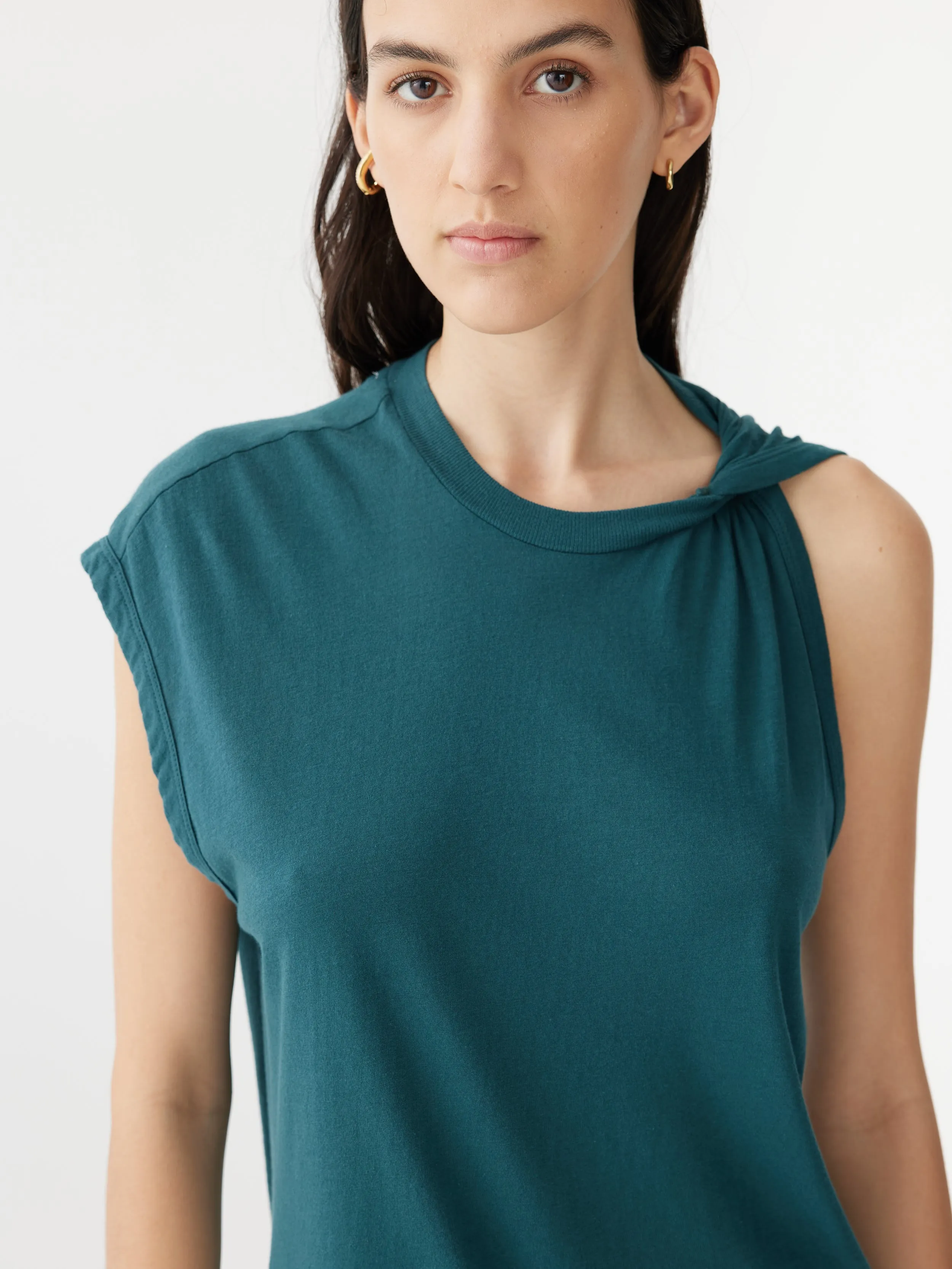 asymmetric twist detail tank