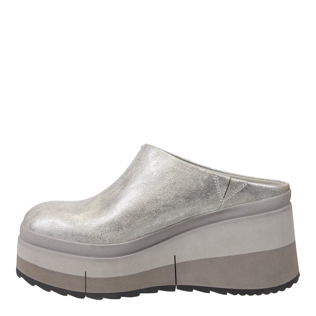 COACH in SILVER Platform Clogs