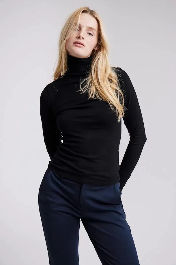 The Mafa Roll Neck Pullover - Black