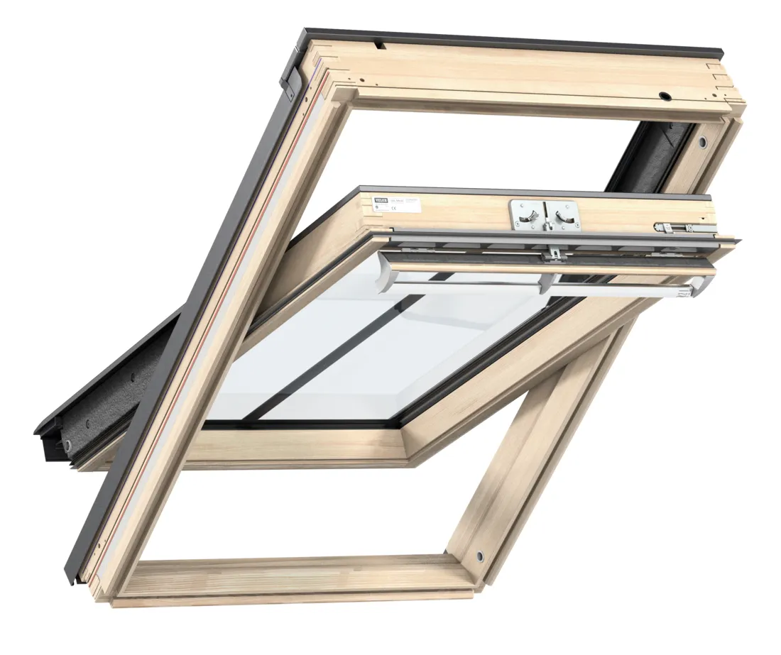 VELUX GGL CK04 SD5J3 Pine Centre-Pivot Conservation Window (55 x 98 cm)