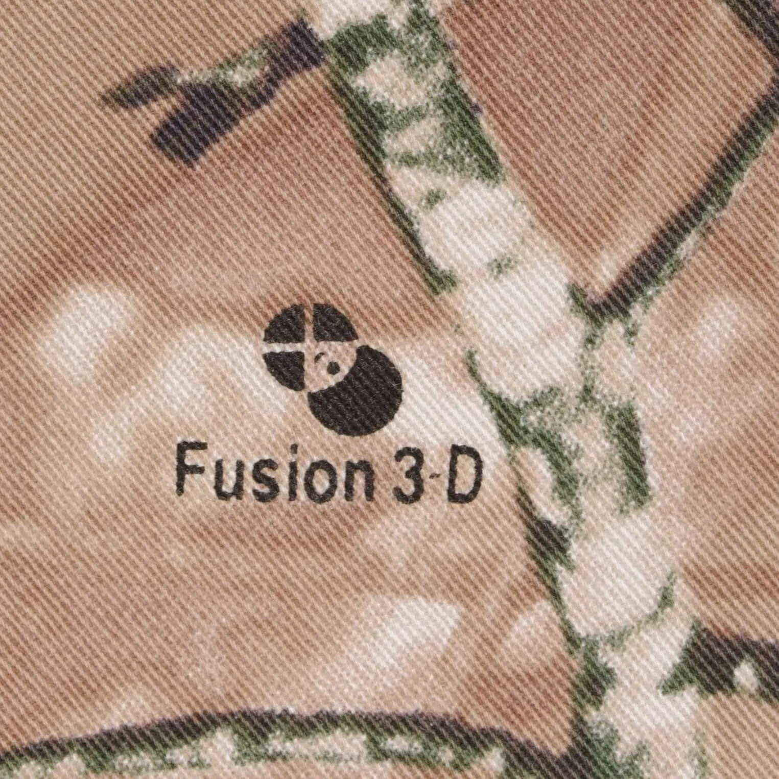 VINTAGE FUSION 3D CAMO HUNTING JACKET SIZE MEDIUM